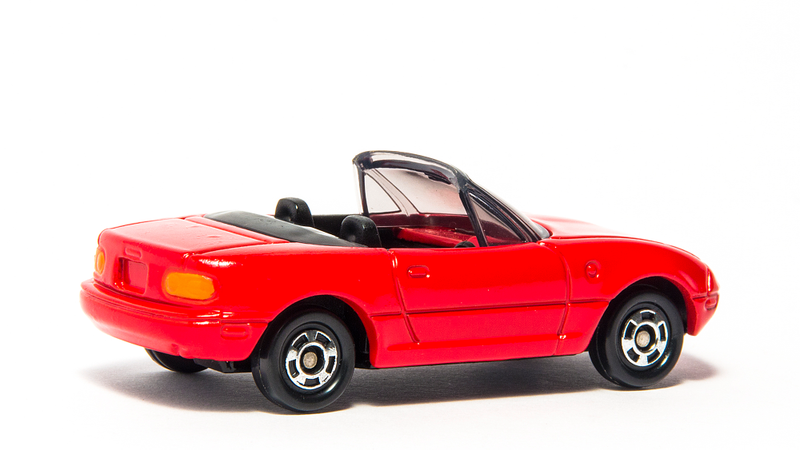 Illustration for article titled 25 years of this Happy Little Roadster